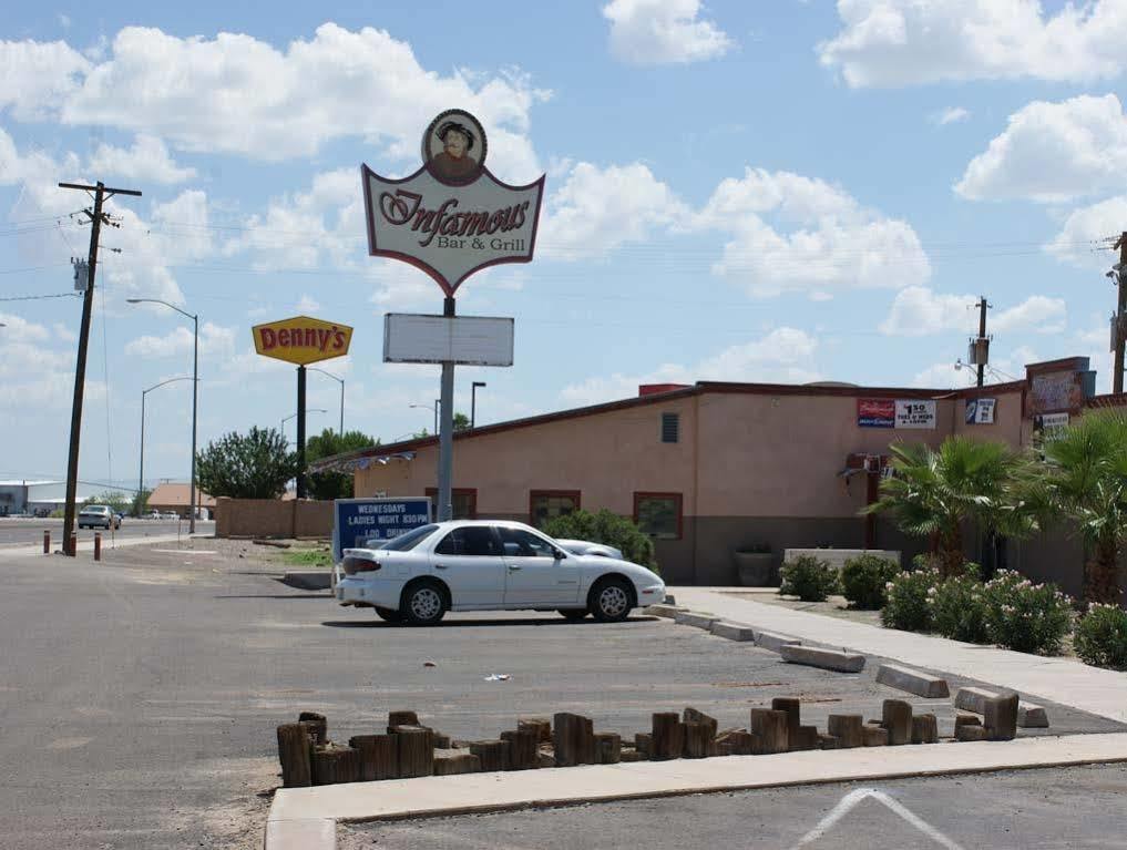Hwy Express Inn And Suites Thatcher Exteriér fotografie