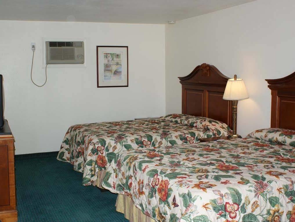 Hwy Express Inn And Suites Thatcher Exteriér fotografie