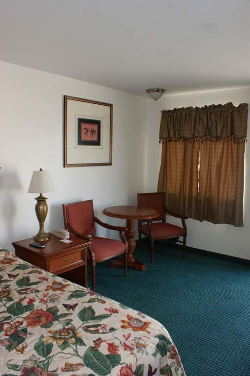 Hwy Express Inn And Suites Thatcher Exteriér fotografie